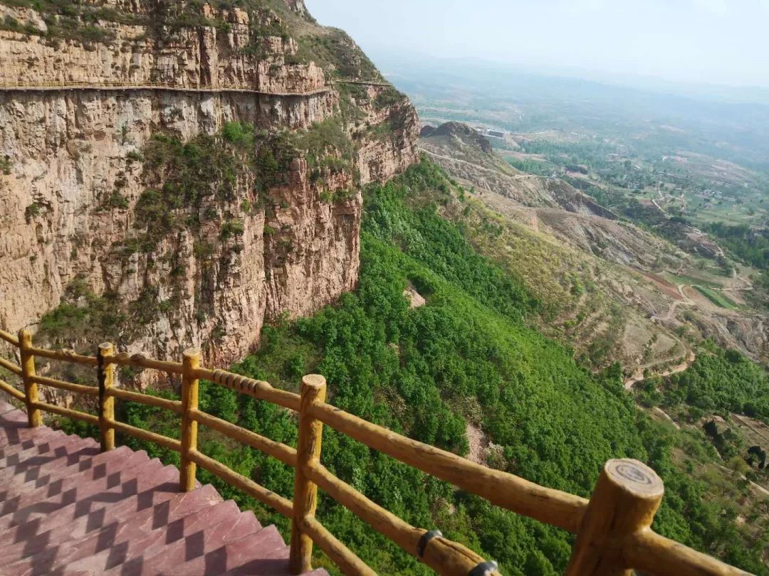 山水雪浴相见欢，鲁山耀中原