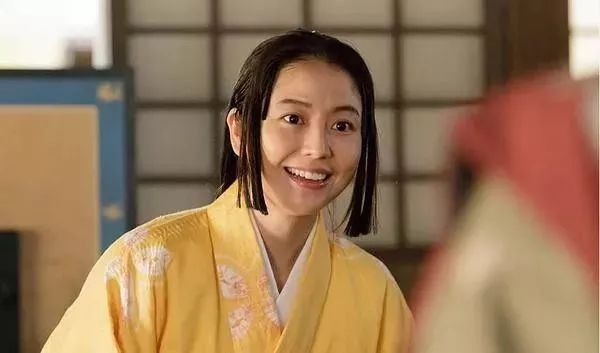 她是日本国民女神却被说变大妈只是因为体重的关系吗？