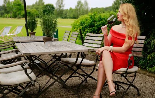 不好喝的葡萄酒怎么处理干净,葡萄酒怎么不喝醉