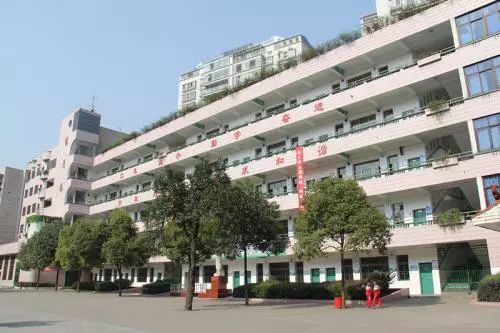 郴州市宜章县第七完全小学校服,校服最美学校