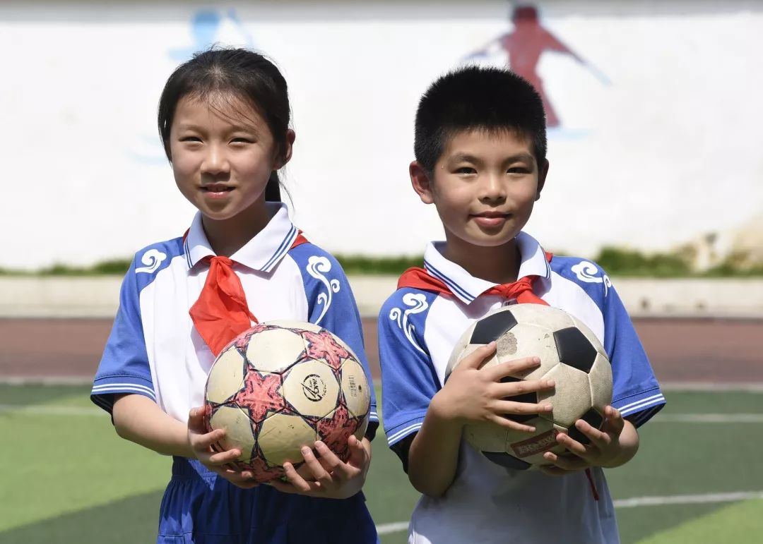 郴州市宜章县第七完全小学校服,校服最美学校