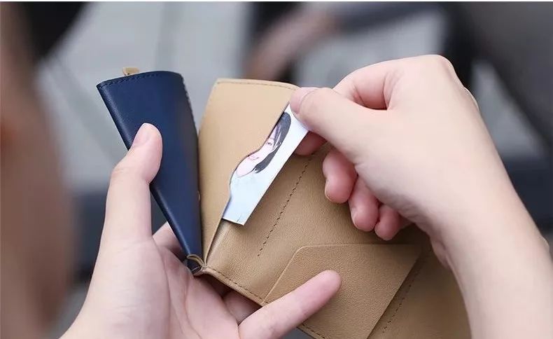 小巧超大容量钱包,小巧钱包可以装手机