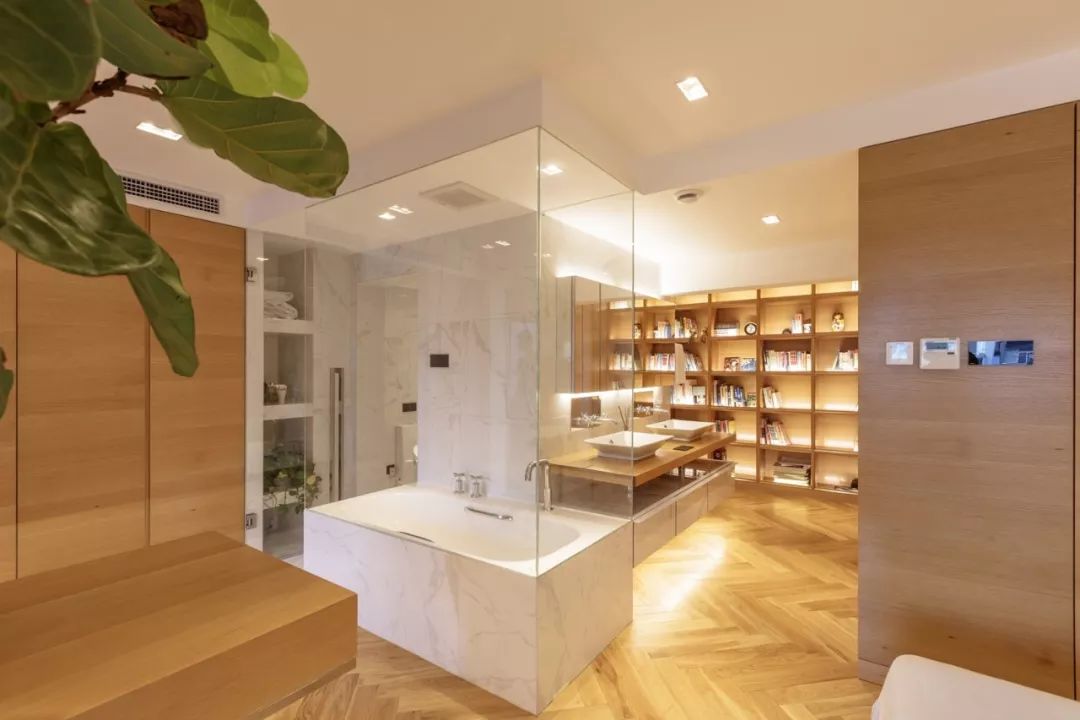 阳台很大要不要装窗帘,阳台太大能装铝合金窗吗