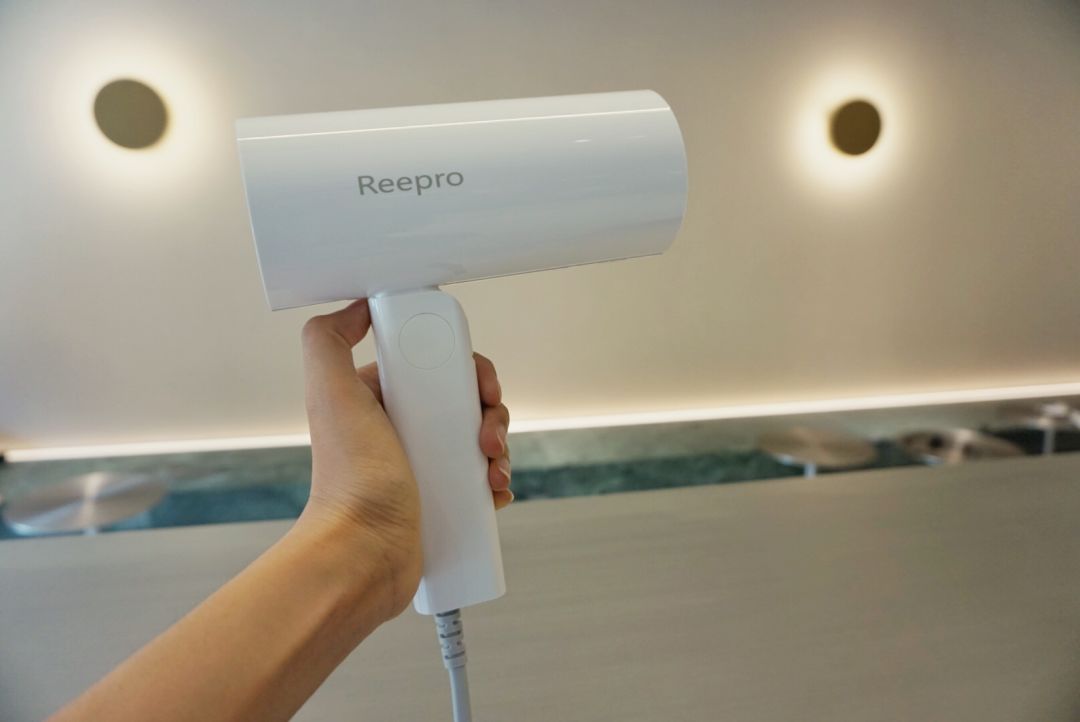 告别tony不是梦！快速干发还养发的吹风机，一梳还能造型