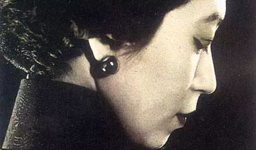 口红生意,口红行业的经济环境分析