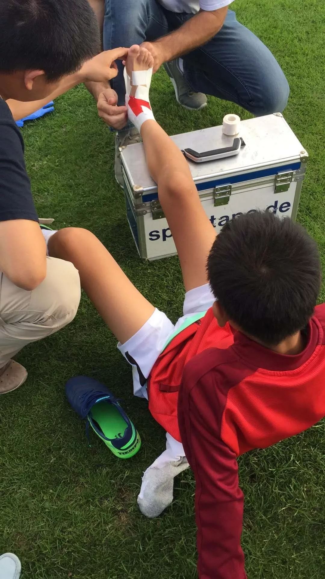 闈掕秴瓒崇悆,闈掕秴闃熼暱