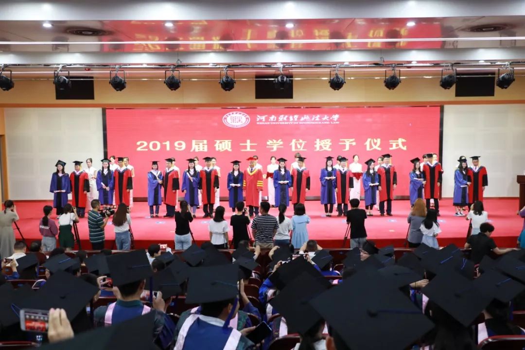 再见了我的大学央视纪录片,再见了我的大学诗朗诵