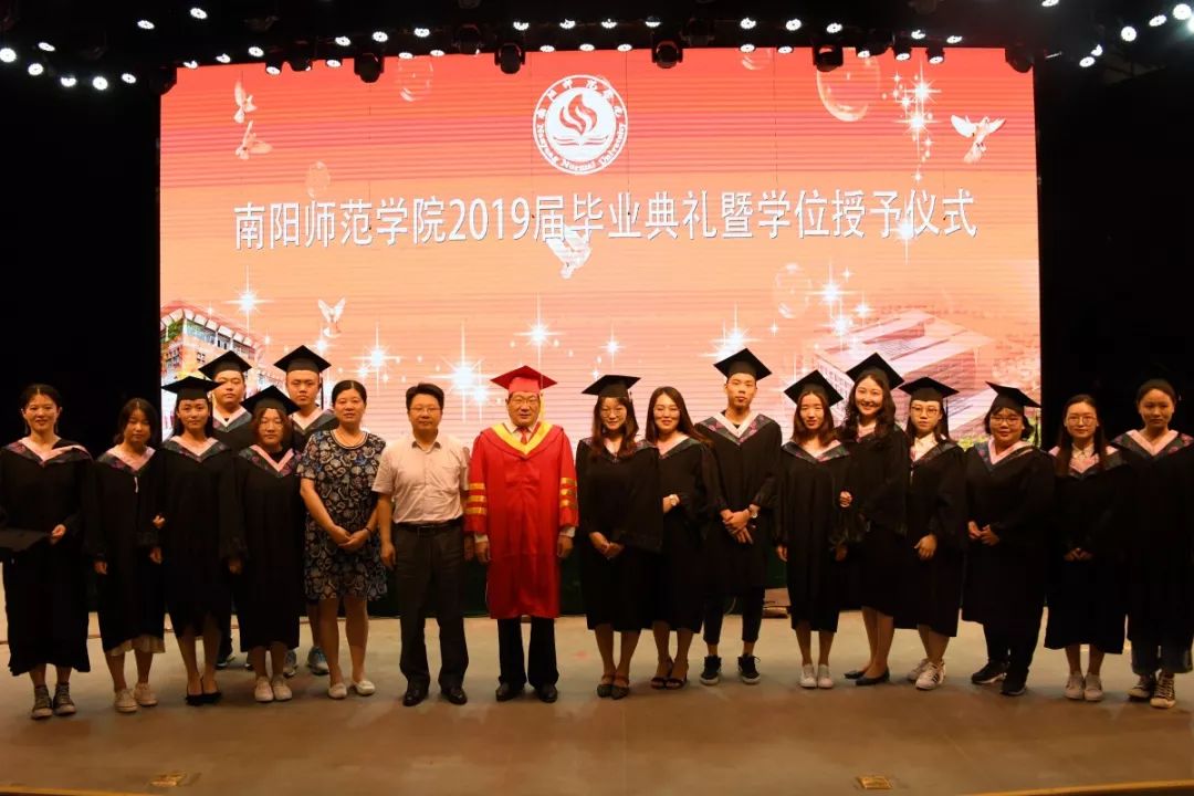 再见了我的大学央视纪录片,再见了我的大学诗朗诵