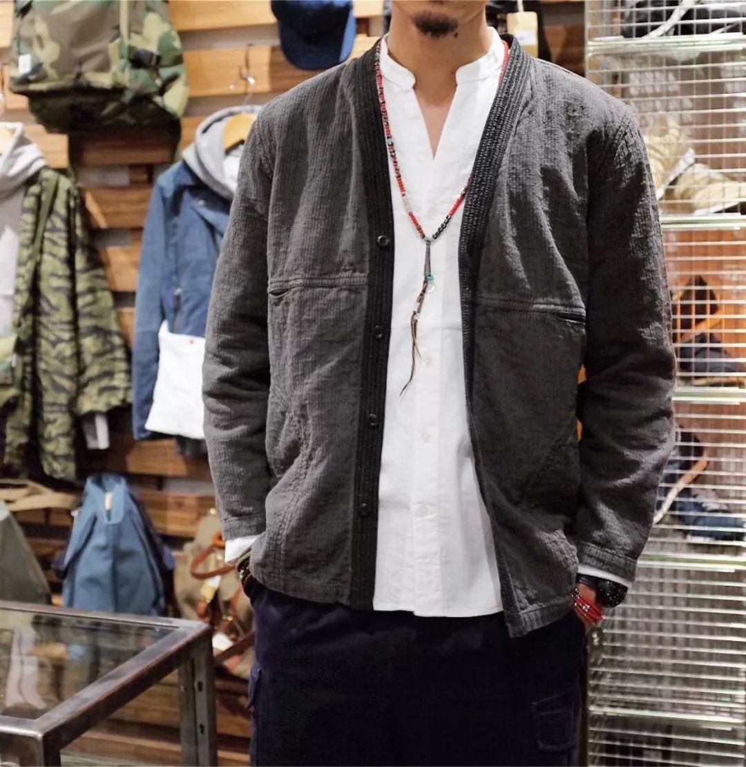 六叔的银饰没我的帅，还没我的便宜