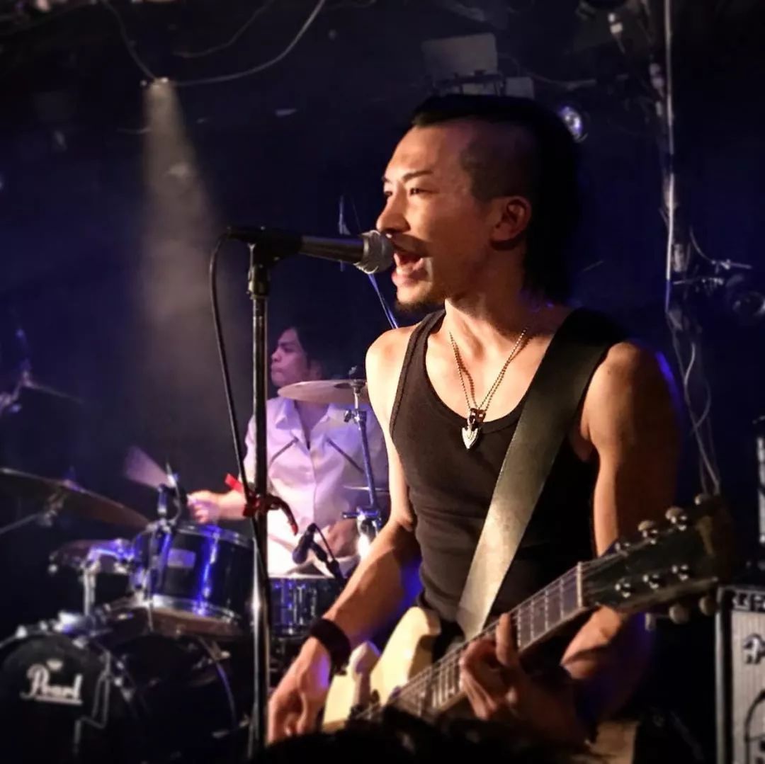 六叔的银饰没我的帅，还没我的便宜