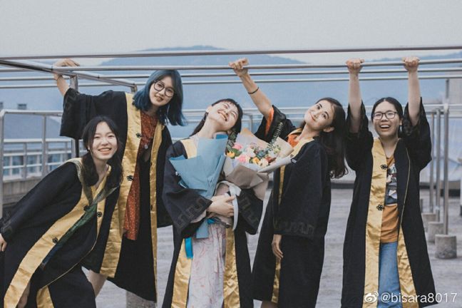 毕业照告别的是我们的青春,毕业照是我们永久的留念