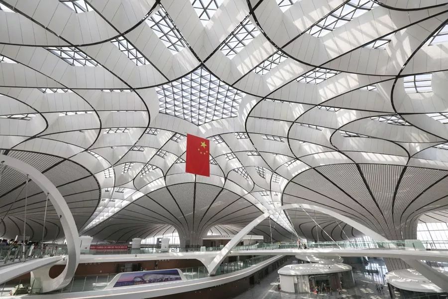 外国人震惊北京大兴机场建造速度,北京大兴国际机场报道视频