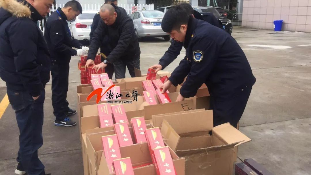 中华香烟和荷花香烟价格表和图片,中华香烟细烟多少钱