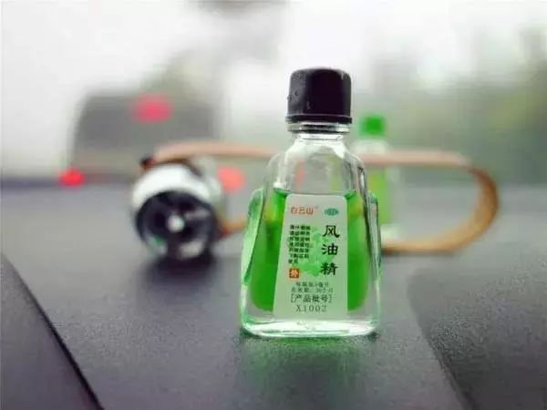 风油精滴在鞋子上的妙招,风油精滴在鞋子上擦不掉怎么办