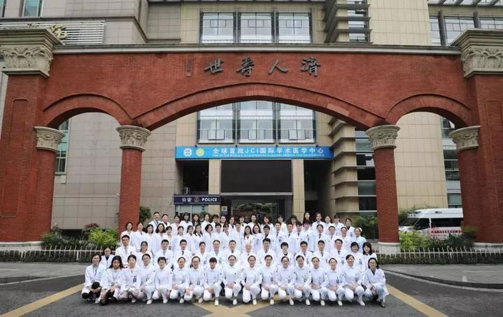 露肉季节快到了身上还是肥嘟嘟的,即使到了露肉的季节也不能松懈