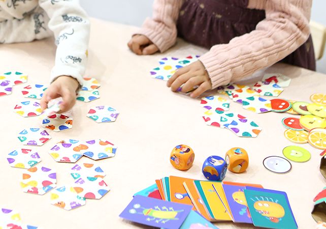 低价拼团丨TOI旅行套装，五款经典桌游，让孩子享受游戏乐趣的同时，还能提高思维力