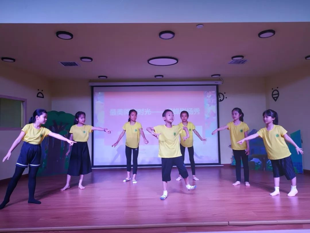 蜂蜂剧场show狂欢会,精彩表演嗨翻暑假