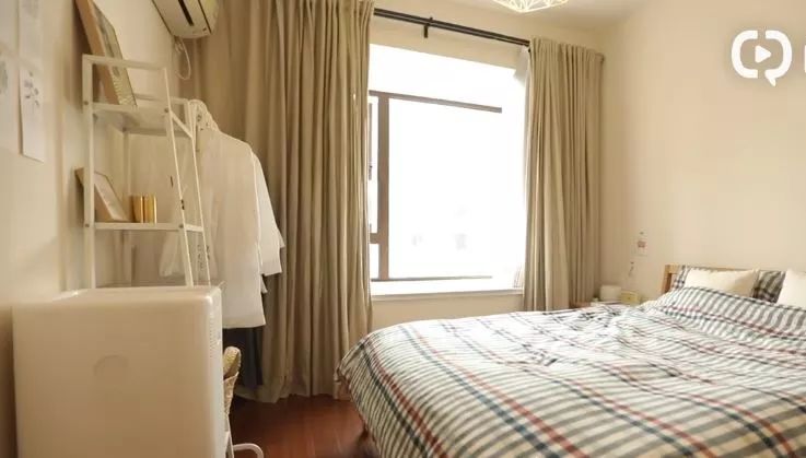 断舍离女人插画,断舍离收纳达人整理房间视频日本