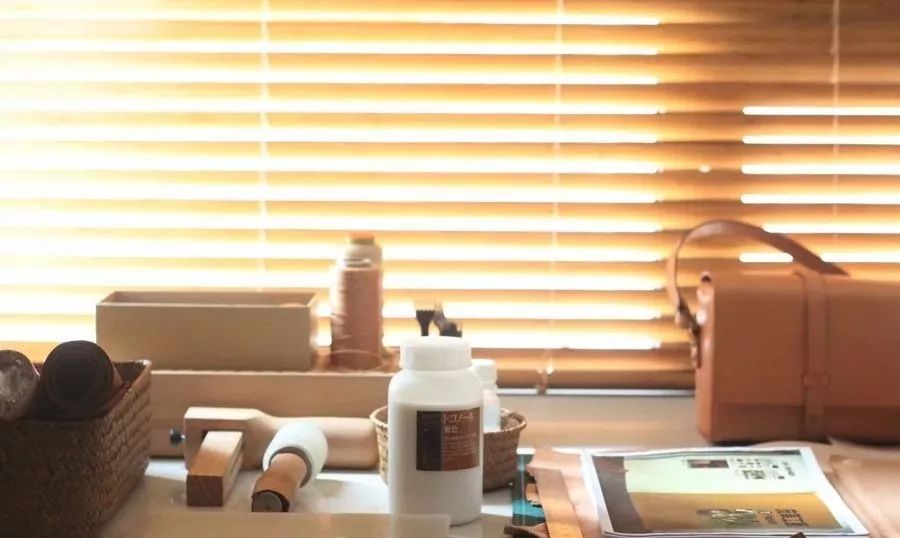 断舍离女人插画,断舍离收纳达人整理房间视频日本