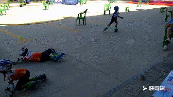 小孩学轮滑有什么好处,孩子学轮滑的好处