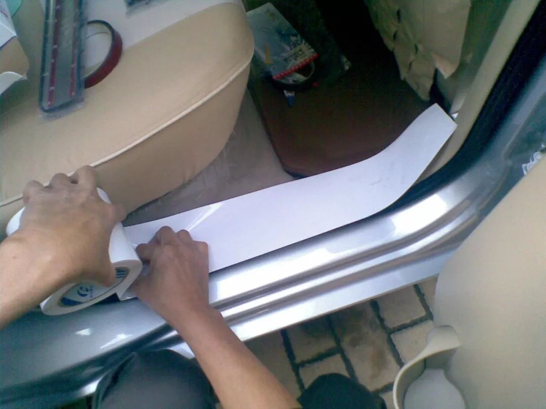 diy贴车窗膜,犀牛皮贴门板好吗