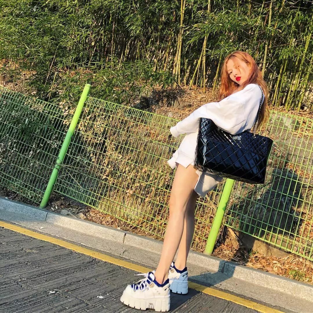 金泫雅的红卡点,金泫雅年卡