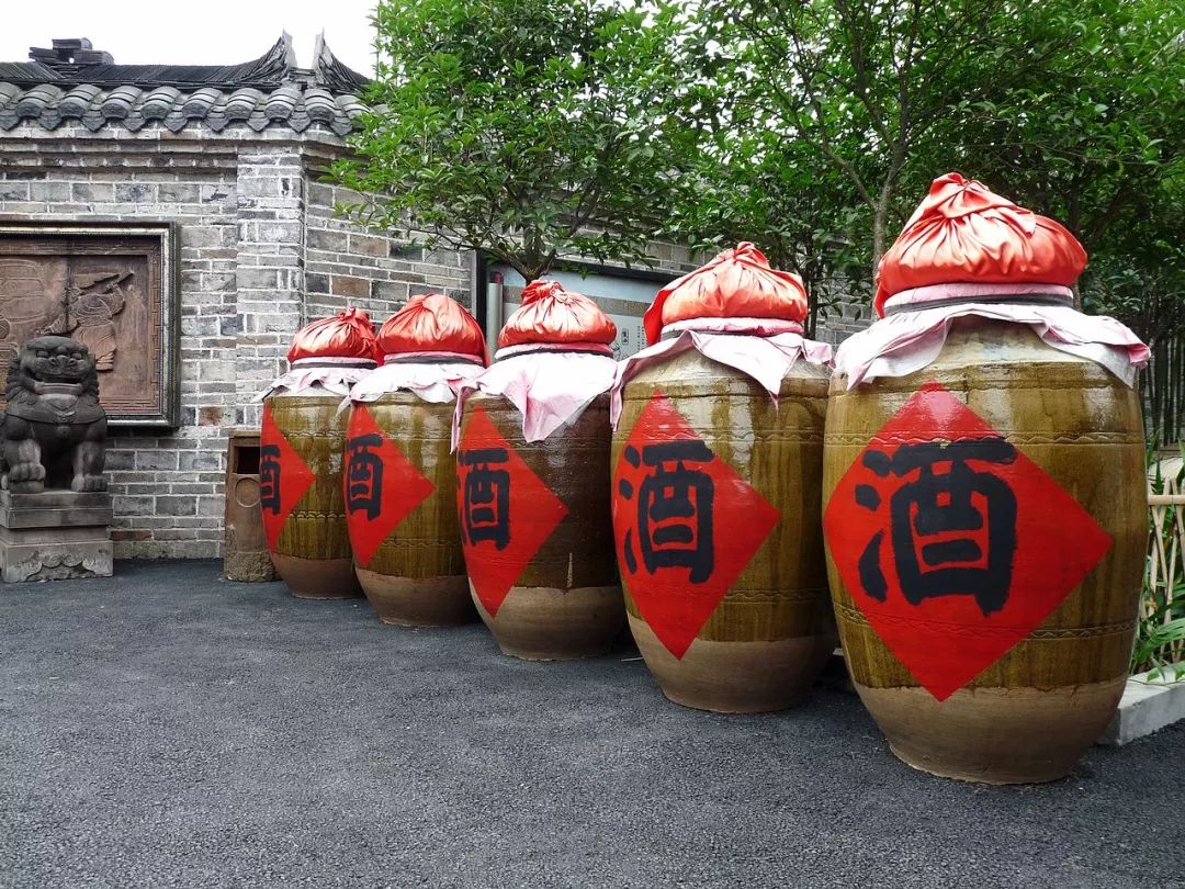 喜迎国庆醉美土楼|借问酒家何处有？拳王争霸风情街！我有酒，你有故事吗？