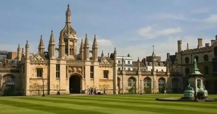 圣安德鲁斯大学满意度排名,中国最认可的英国大学就业率排名