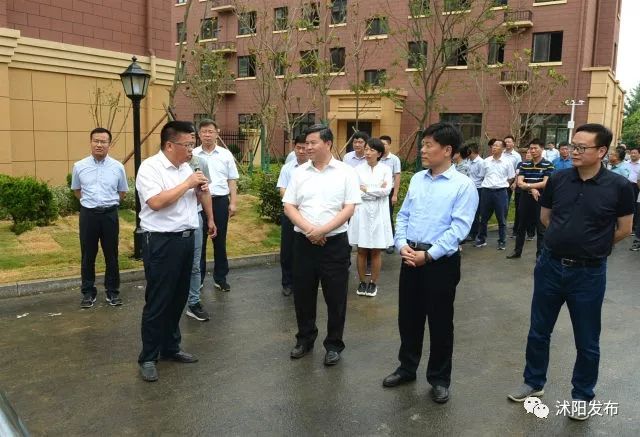 跟着书记县长去观摩，看沭阳七月“美景”红似火！