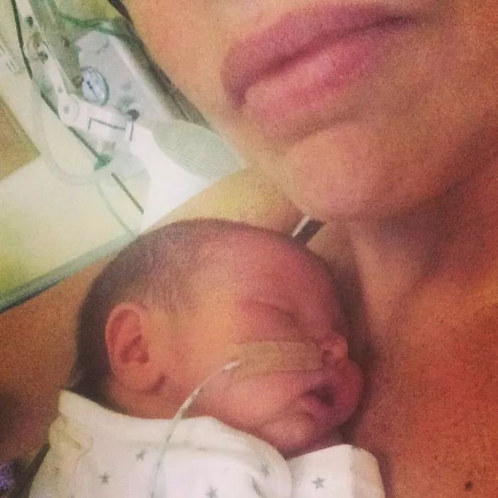 生完孩子撕心裂肺的痛和恐惧，像梦魇一样伴随这些妈妈的一生...