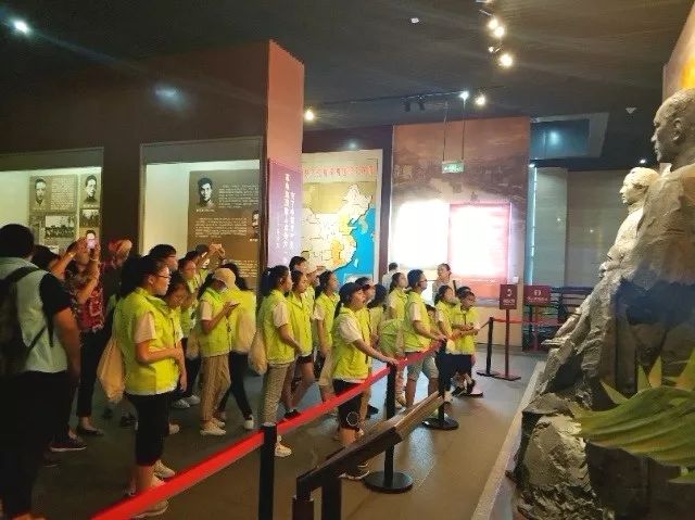 青少年暑期七彩夏令营系列活动,暑假夏令营让你嗨翻天