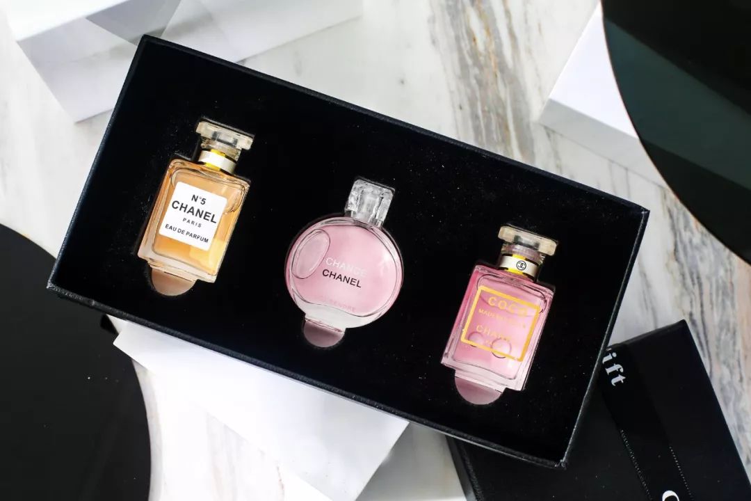 无数次回购的香奈儿香水,我用100元买到的用英语怎么说