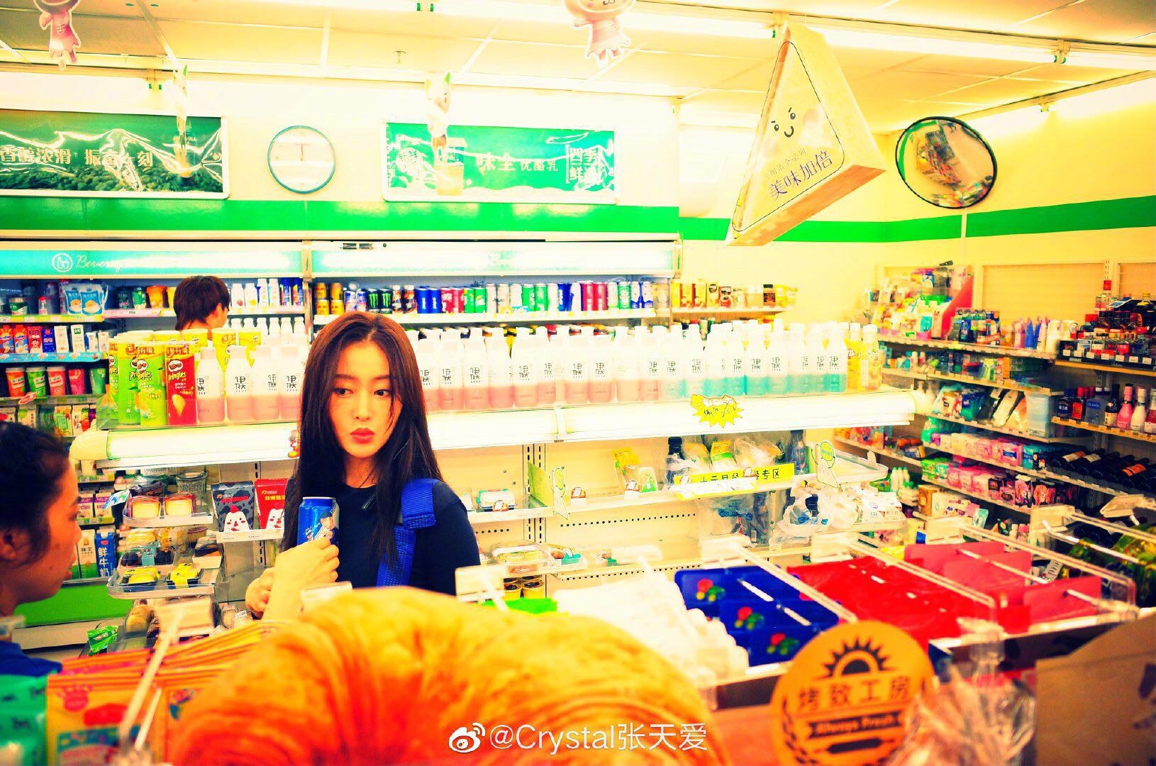 张天爱红色长袜,张天爱短筒袜穿搭图片