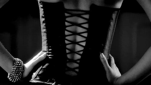 皮肤干燥起皮的救星,皮肤干燥起皮怎么办用什么护肤品