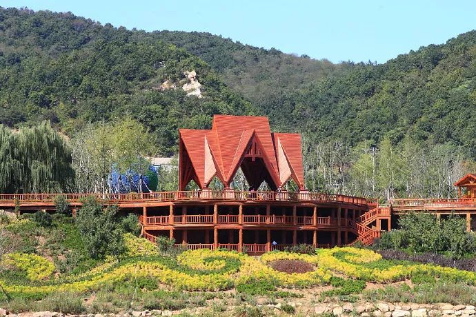 旅行春色棠梨湖公园,旅行大连棠梨湖公园秋叶风景