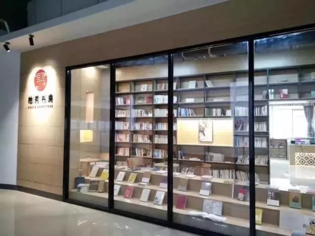 都上央视了！大学校园书店怎么突然这么火？