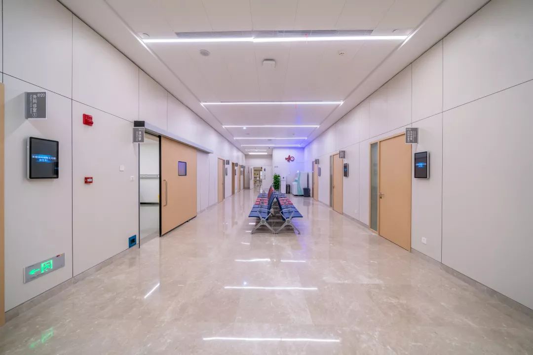 南山医院新门诊综合楼明日启用~收好这张楼层分布图～