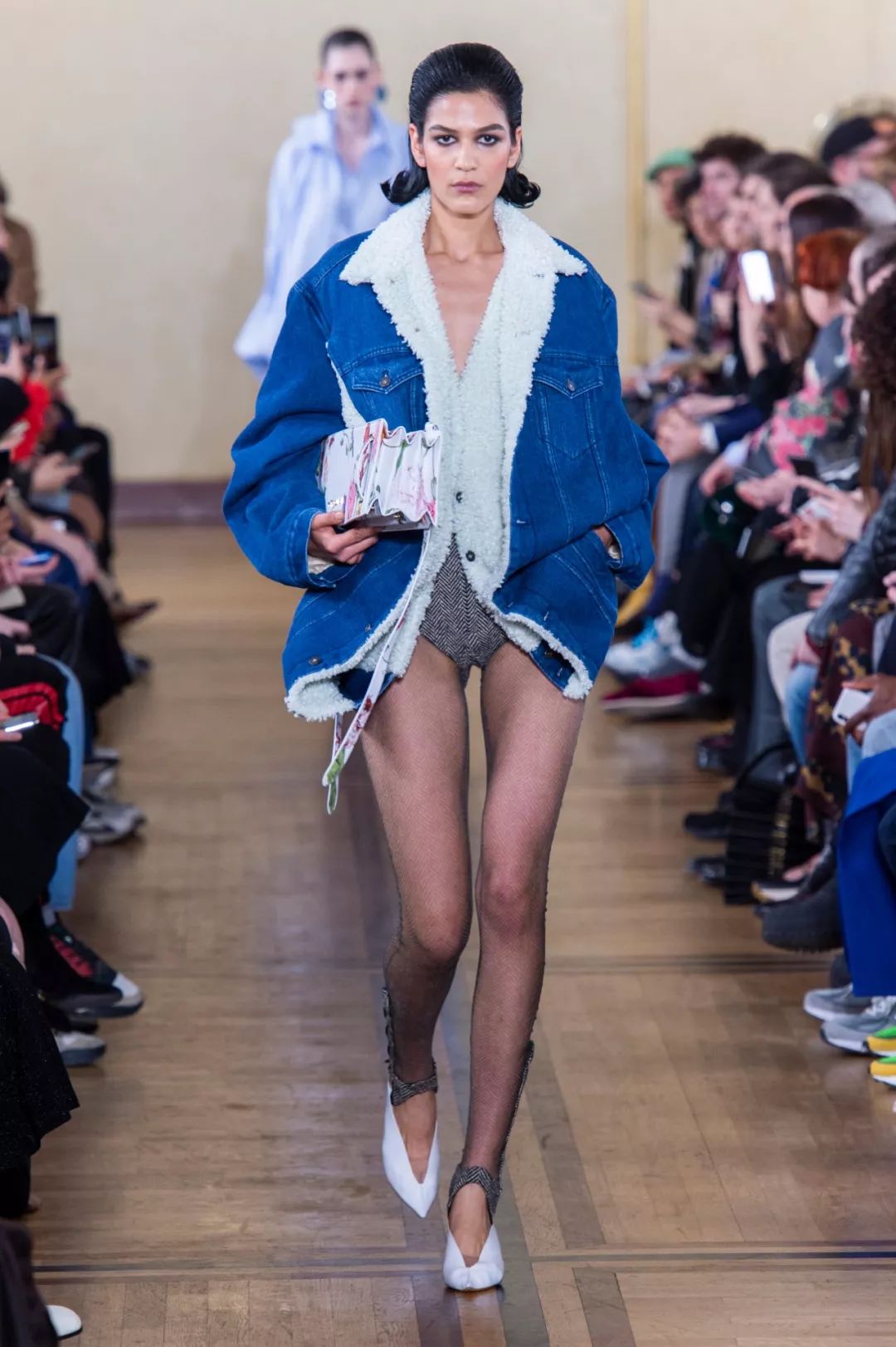 21年秋冬女装流行趋势,21年秋冬女装流行色