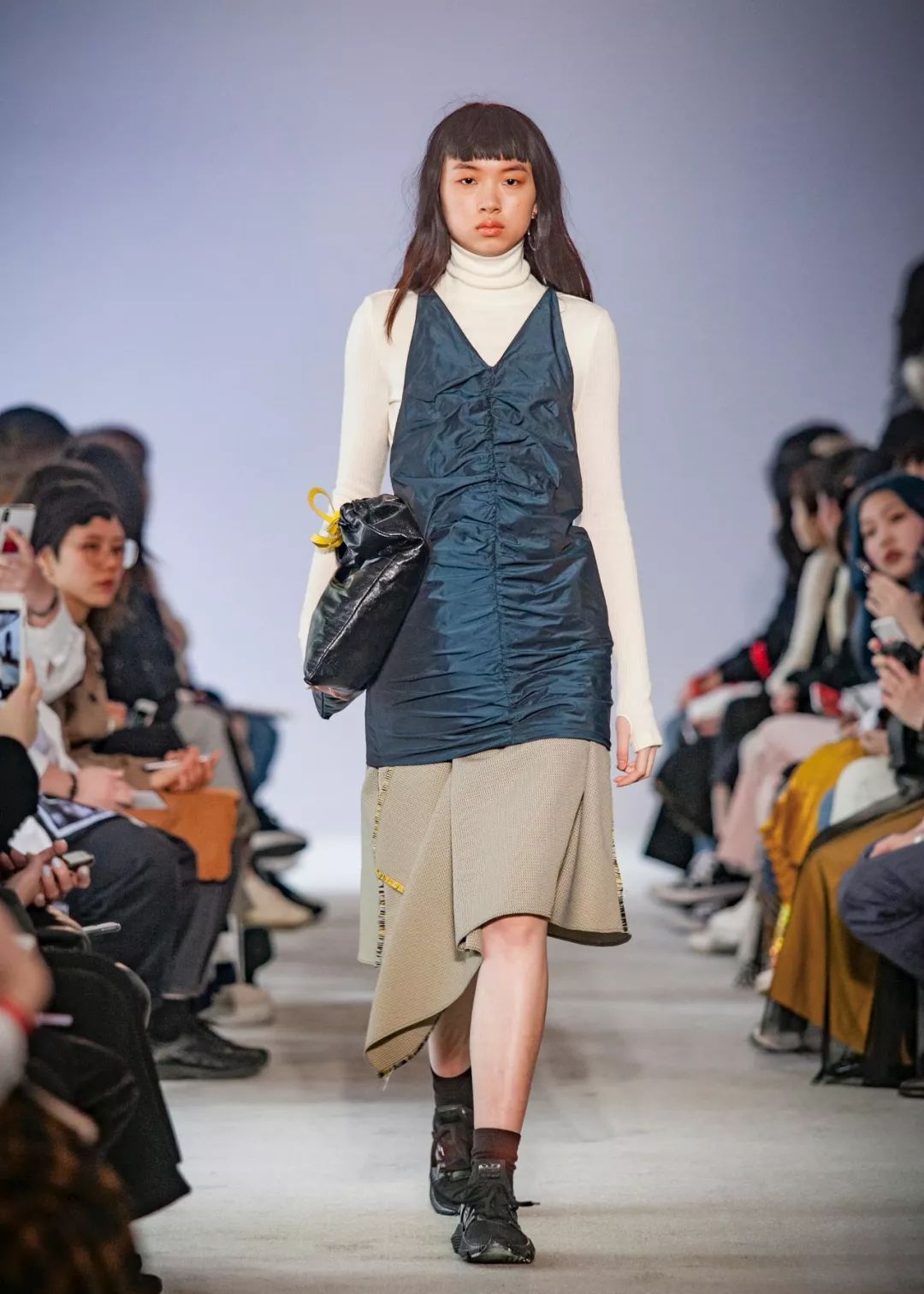 21年秋冬女装流行趋势,21年秋冬女装流行色