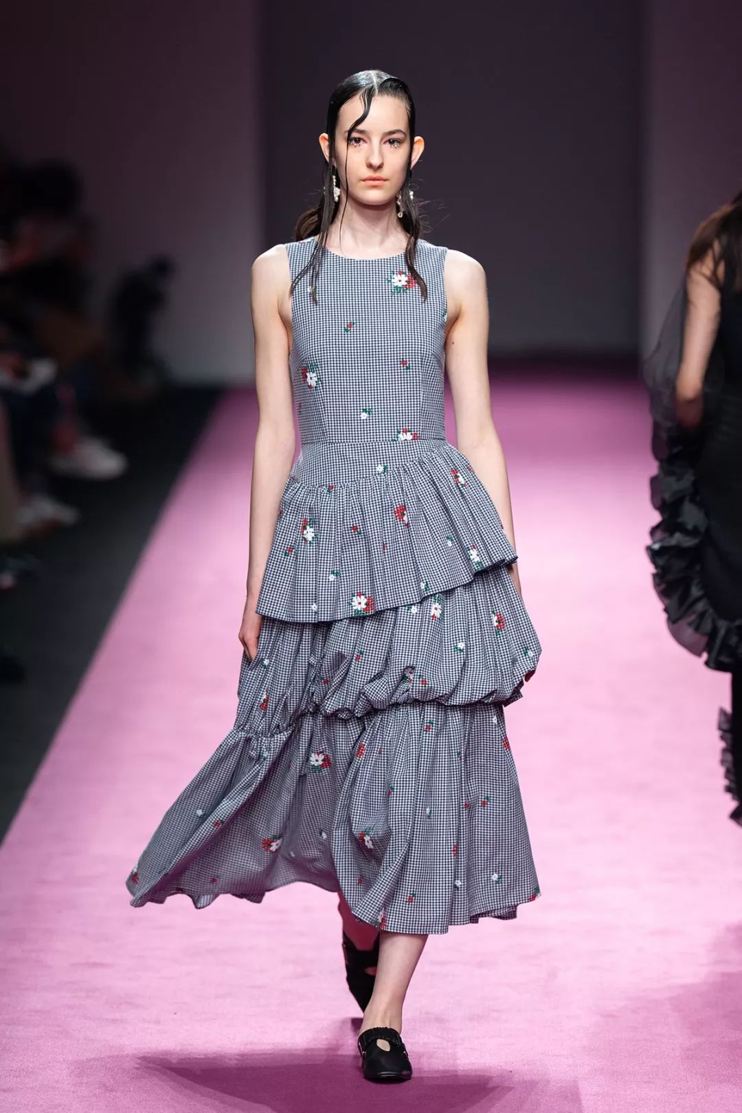 21年秋冬女装流行趋势,21年秋冬女装流行色