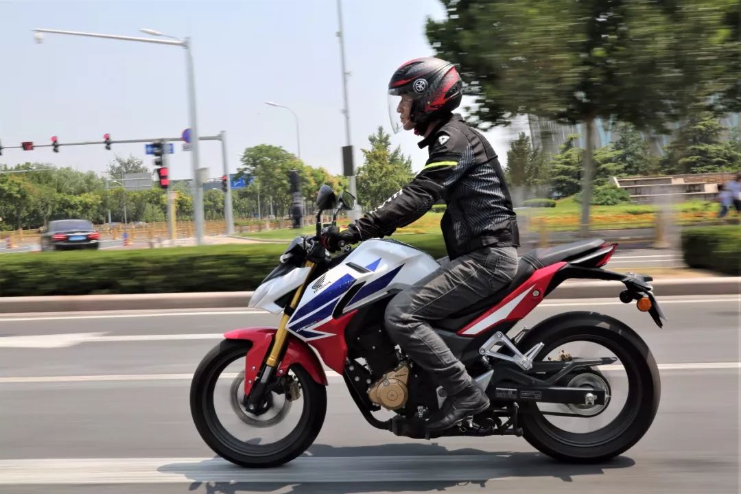 新大洲本田cbf190r与五羊本田cb190,cbf190r新大洲本田测评