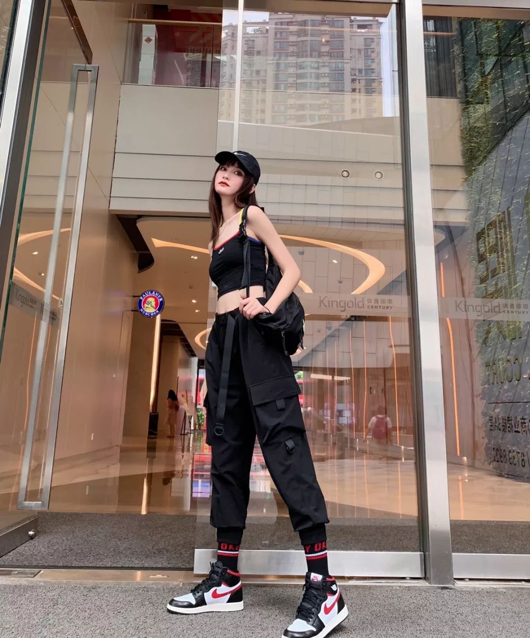 aj1和yeezy满天星,aj和yeezy哪个更容易受欢迎