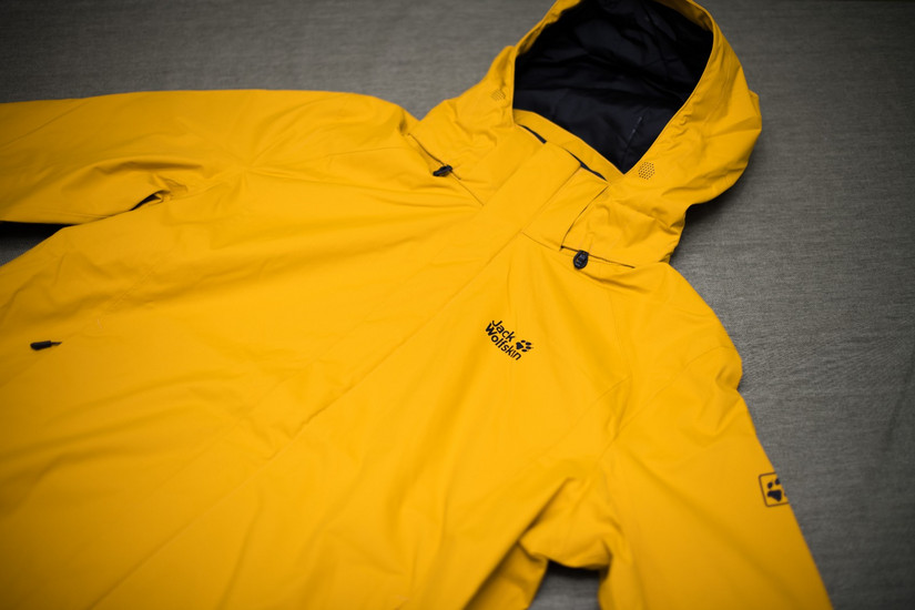 冲锋衣透气防水最好的是哪一款,2024年最火的冲锋衣防水防风透气