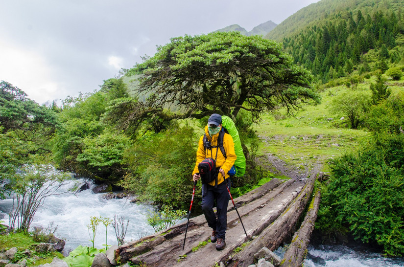 性价比高的防水超薄冲锋衣评测,狼爪防风防水冲锋衣