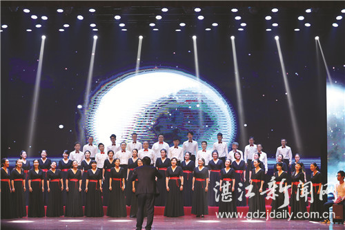 港城“百灵鸟”合力唱响新时代