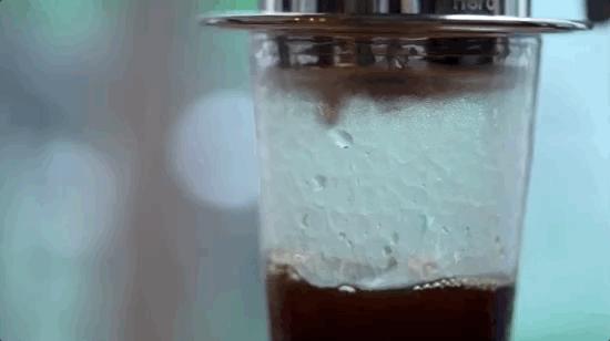 网购越南土特产|炼奶冰咖法包猪肝酱扎肉春卷虾片，一个下午茶全都拥有