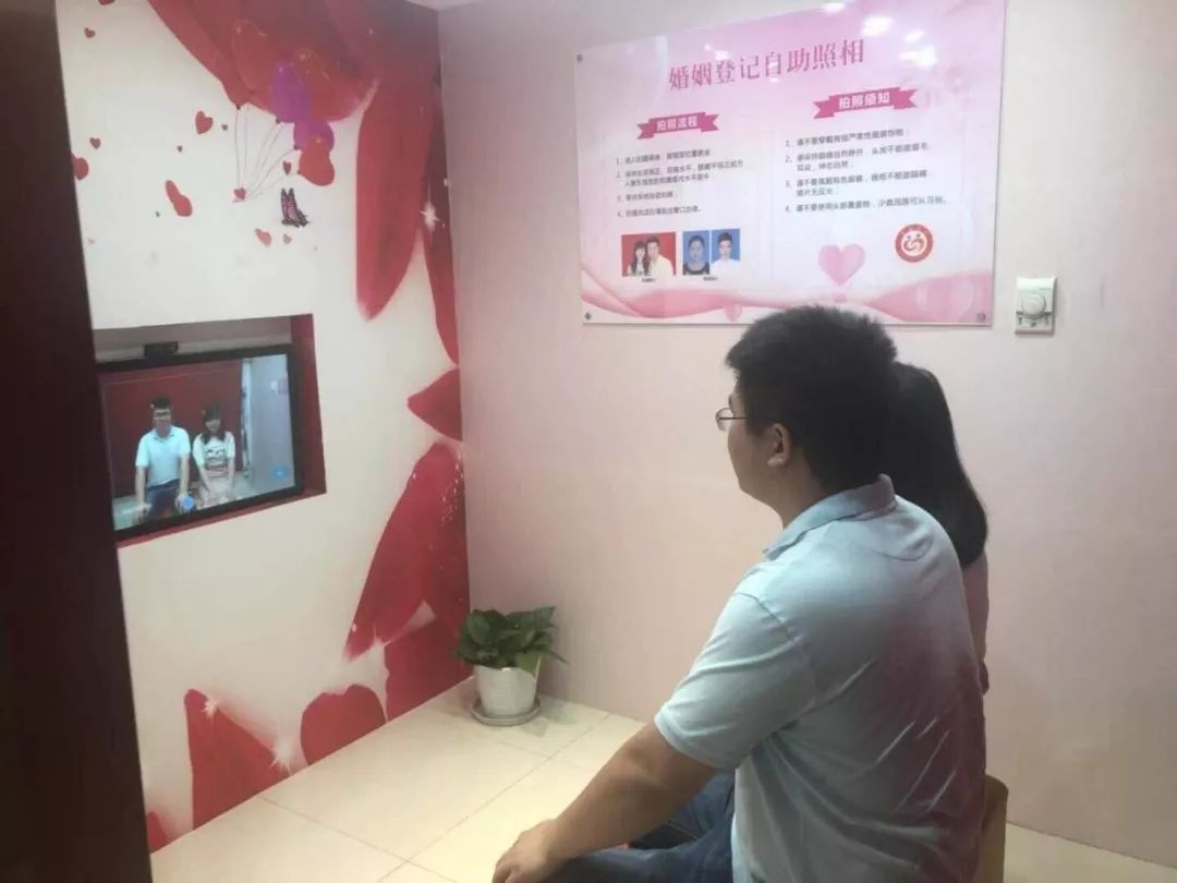 直击各地七夕民政局领证现场,七夕节各地结婚领证