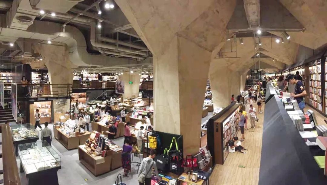 郑州二七广场对比成都,西安郑州同为新一线城市