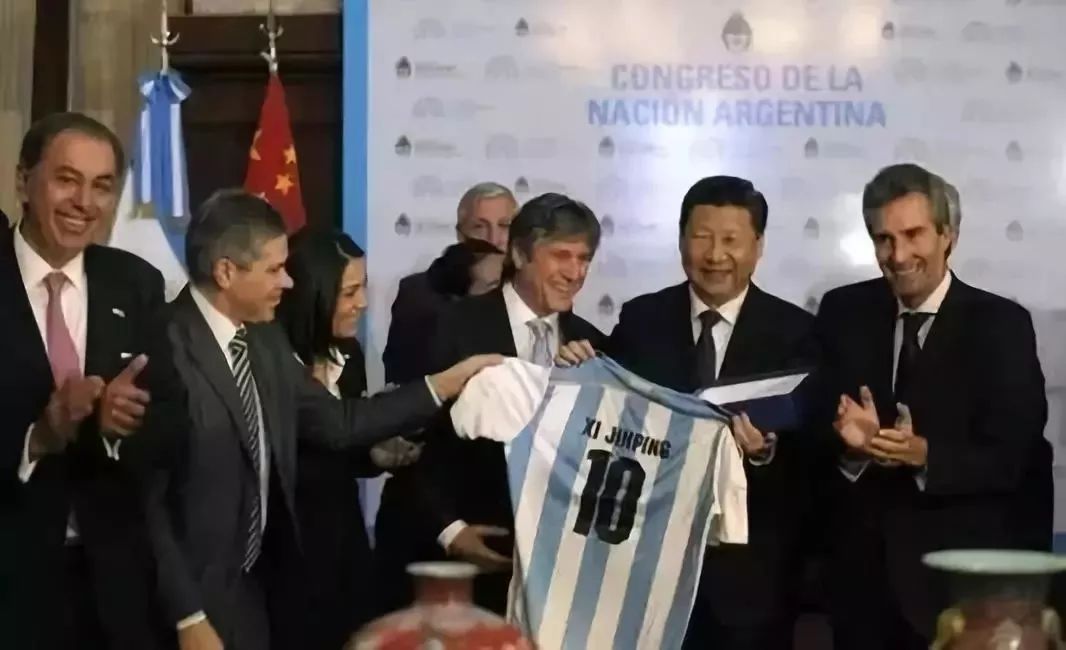 健康中国，看习*平近**的体育情缘