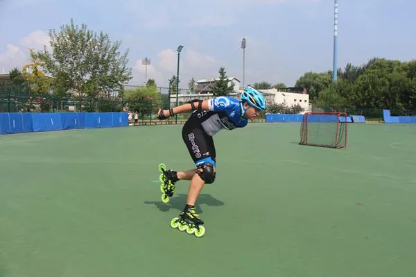 混合接力游泳决赛,轮滑组合比赛